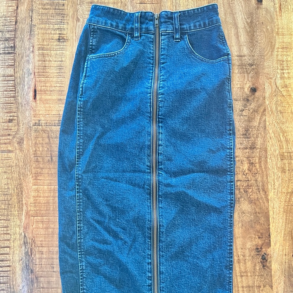 Madewell Zip-front midi denim skirt